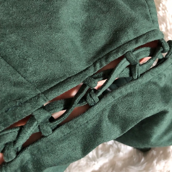 faux suede emerald green crop top - Picture 2 of 3